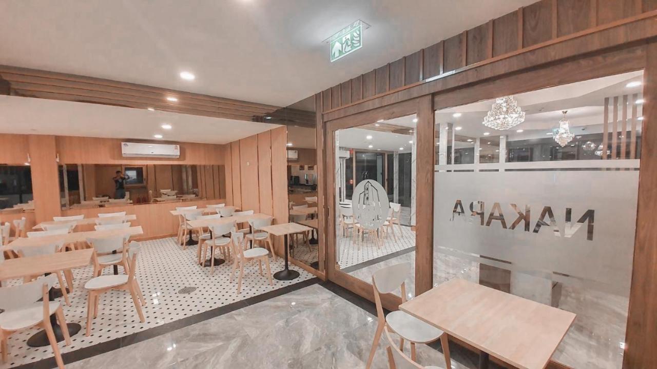 Nakara Hotel, ウボンラチャタニ エクステリア 写真