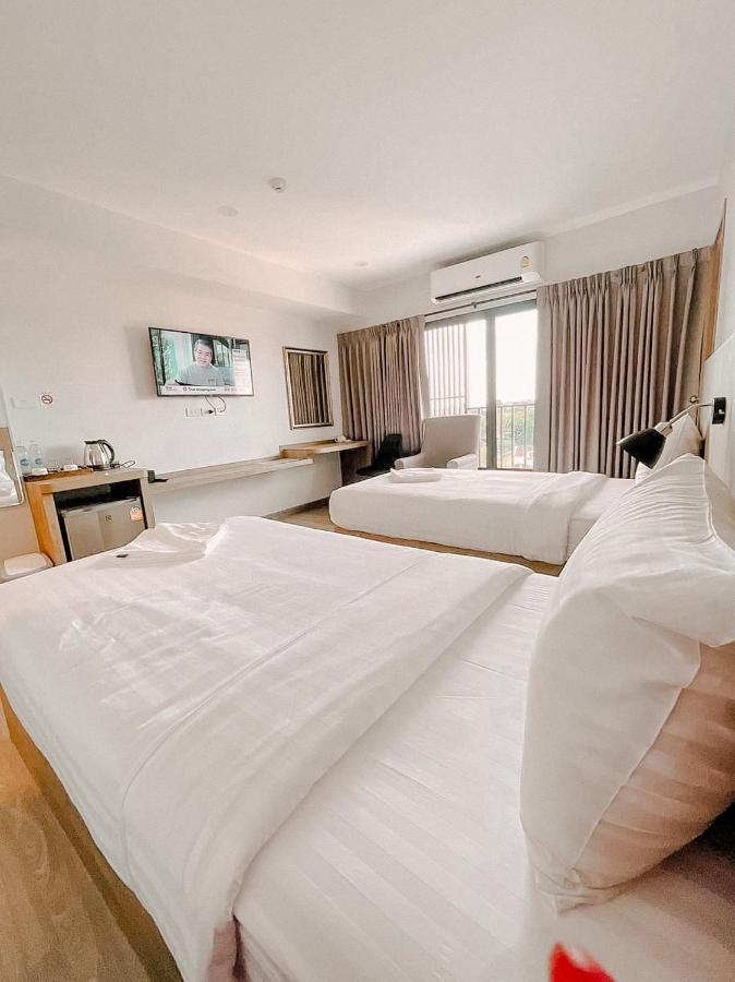 Nakara Hotel, ウボンラチャタニ エクステリア 写真