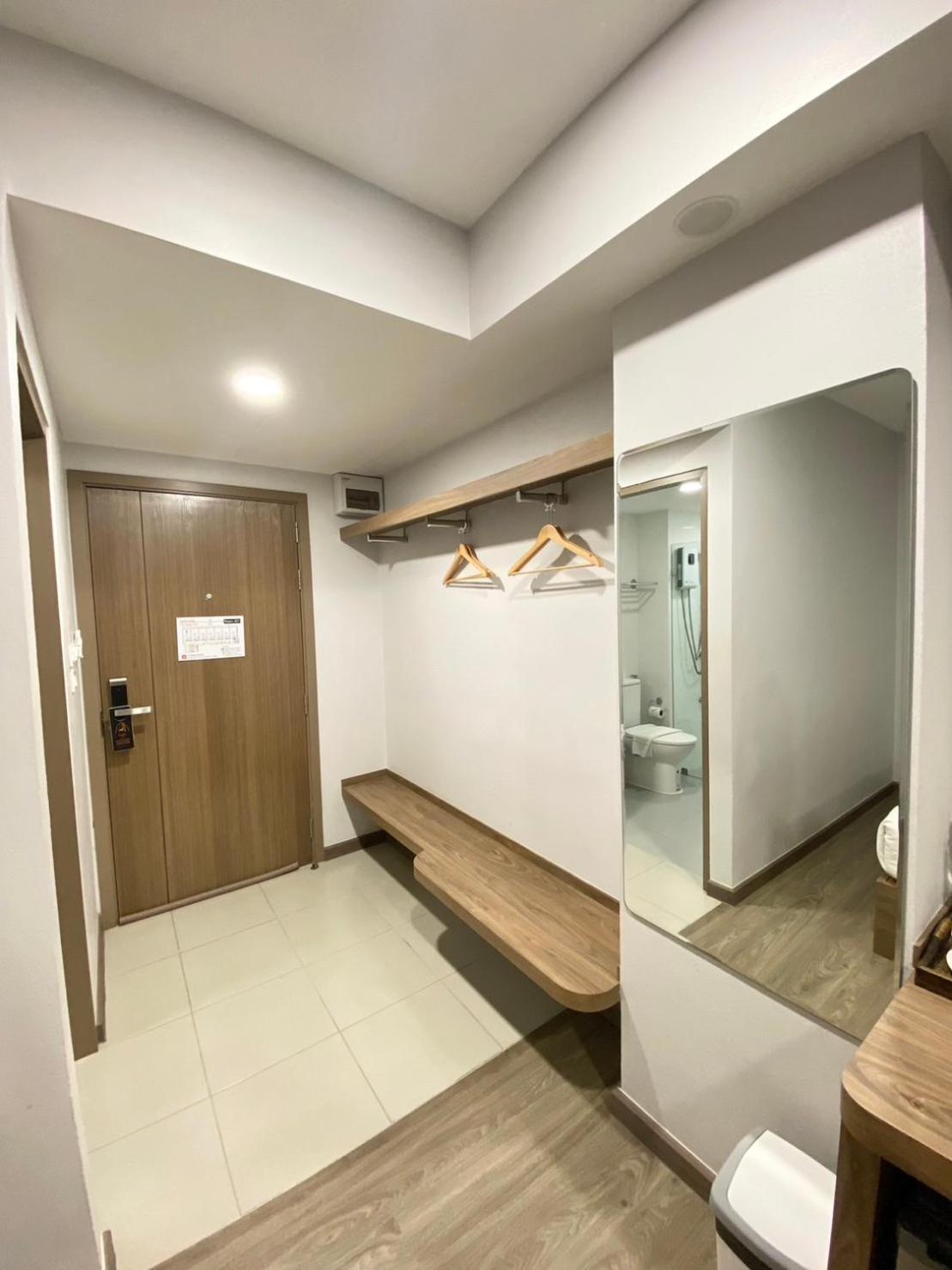 Nakara Hotel, ウボンラチャタニ エクステリア 写真