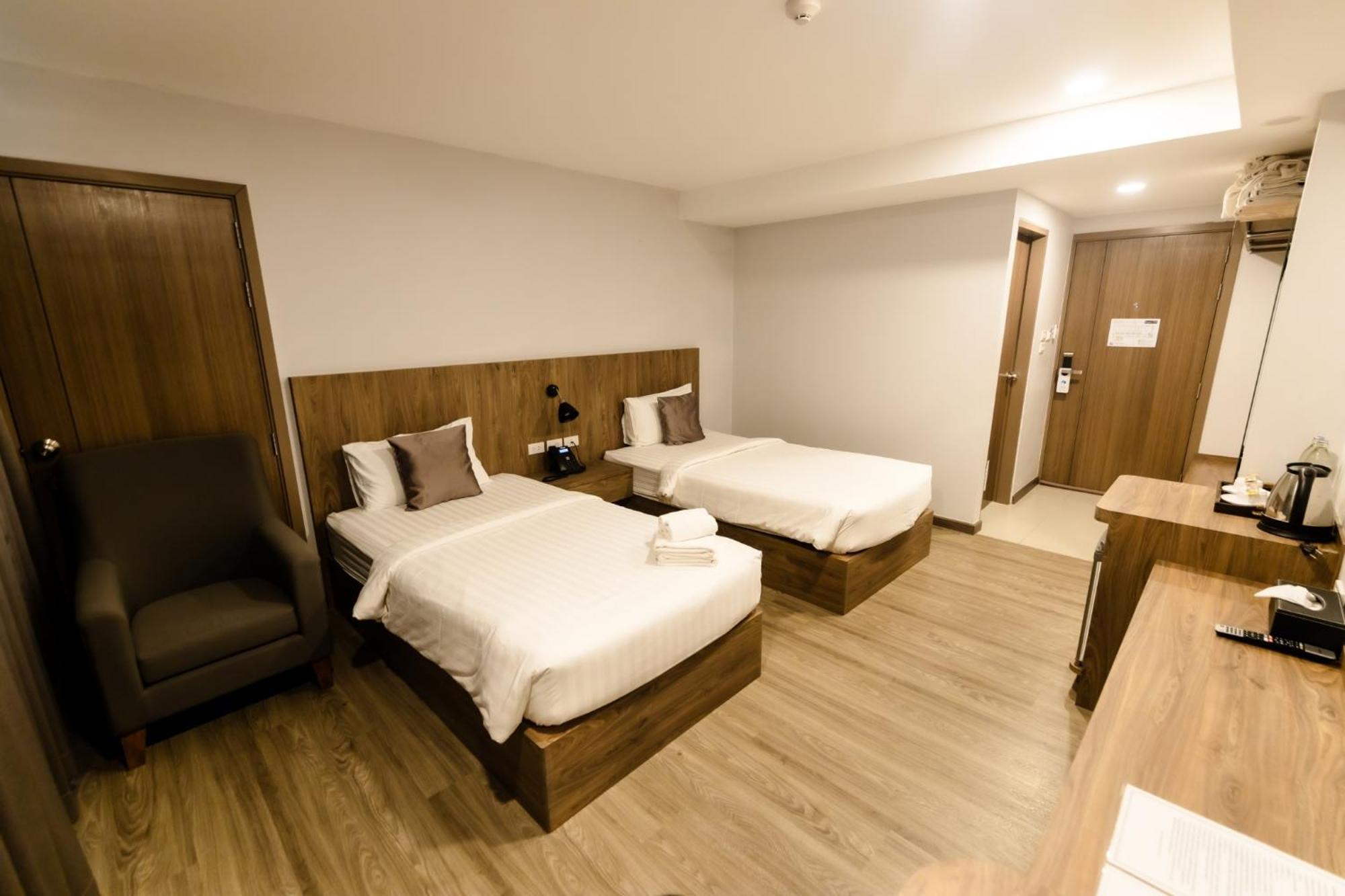 Nakara Hotel, ウボンラチャタニ エクステリア 写真